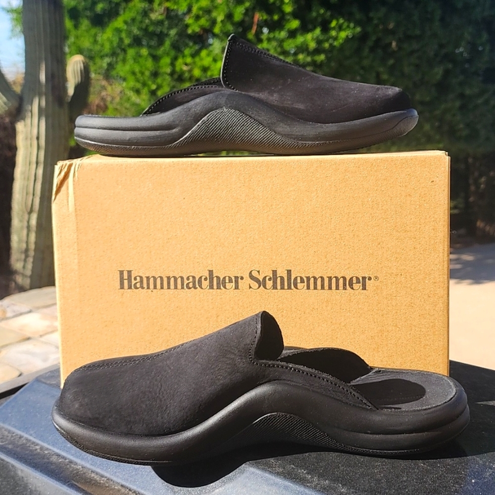 Hammacher Schlemmer Indoor/Outdoor Ladies Walk on Air Slippers, Size 41, Black